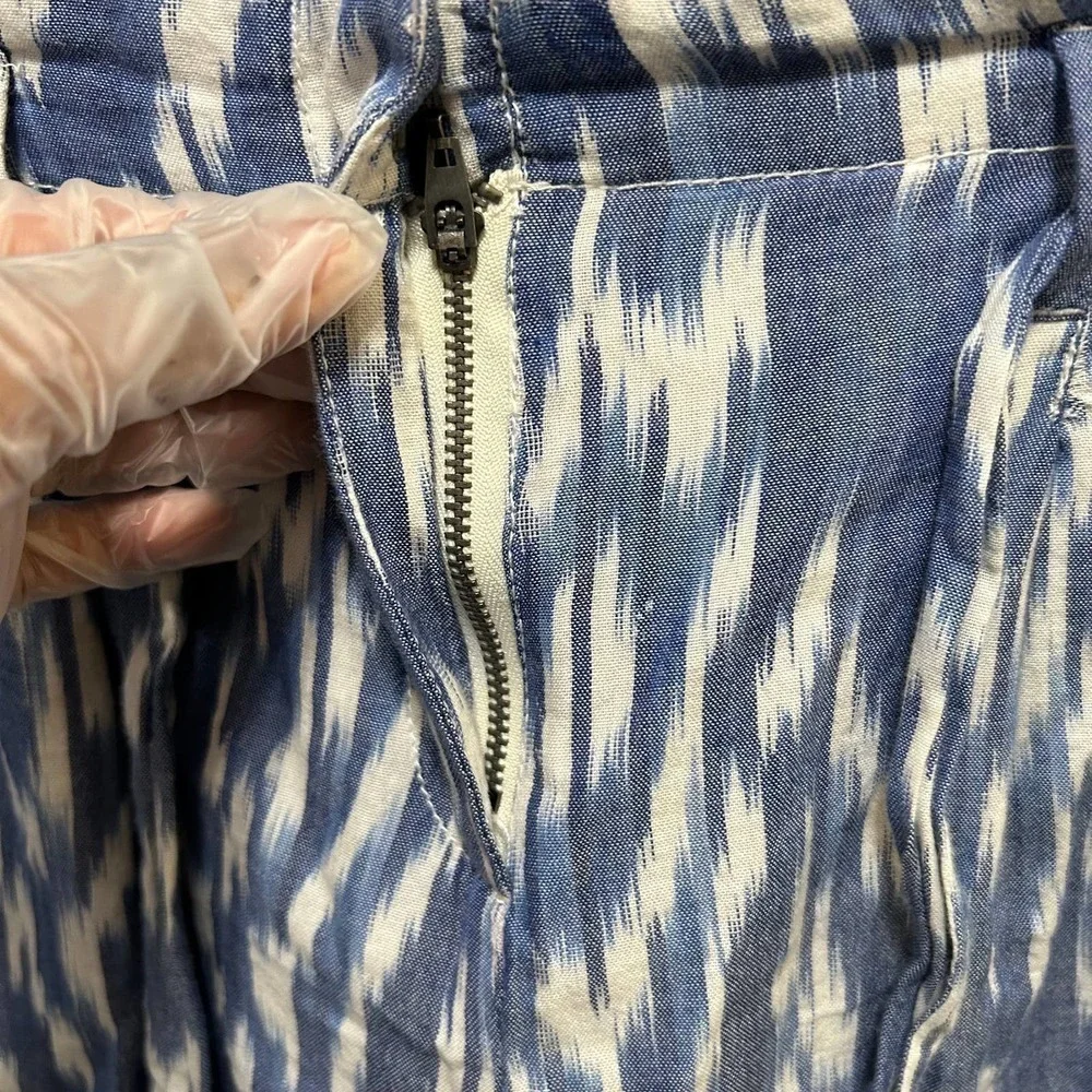 Tommy Hilfiger Beachy Blue and White Belted Bermuda Shorts Size 8 - 